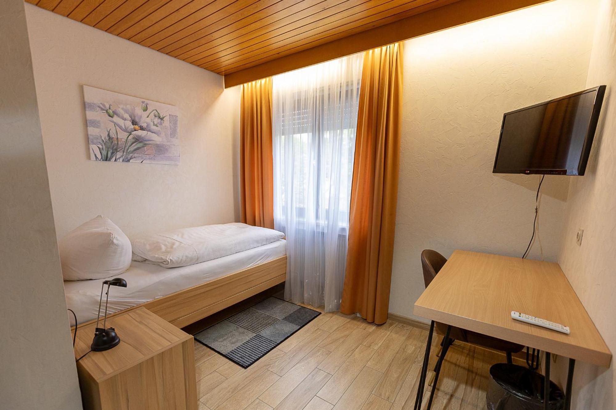 Gasthof Rose Ρόιτλινγκεν Εξωτερικό φωτογραφία